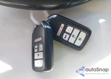 2016 Honda Civic Touring z USA, uszkodzony, nr VIN 2HGFC1F96GH108031